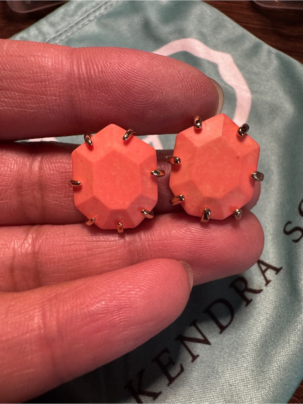 Kendra Scott Coral Morgan Stud Earrings - Gold Prong